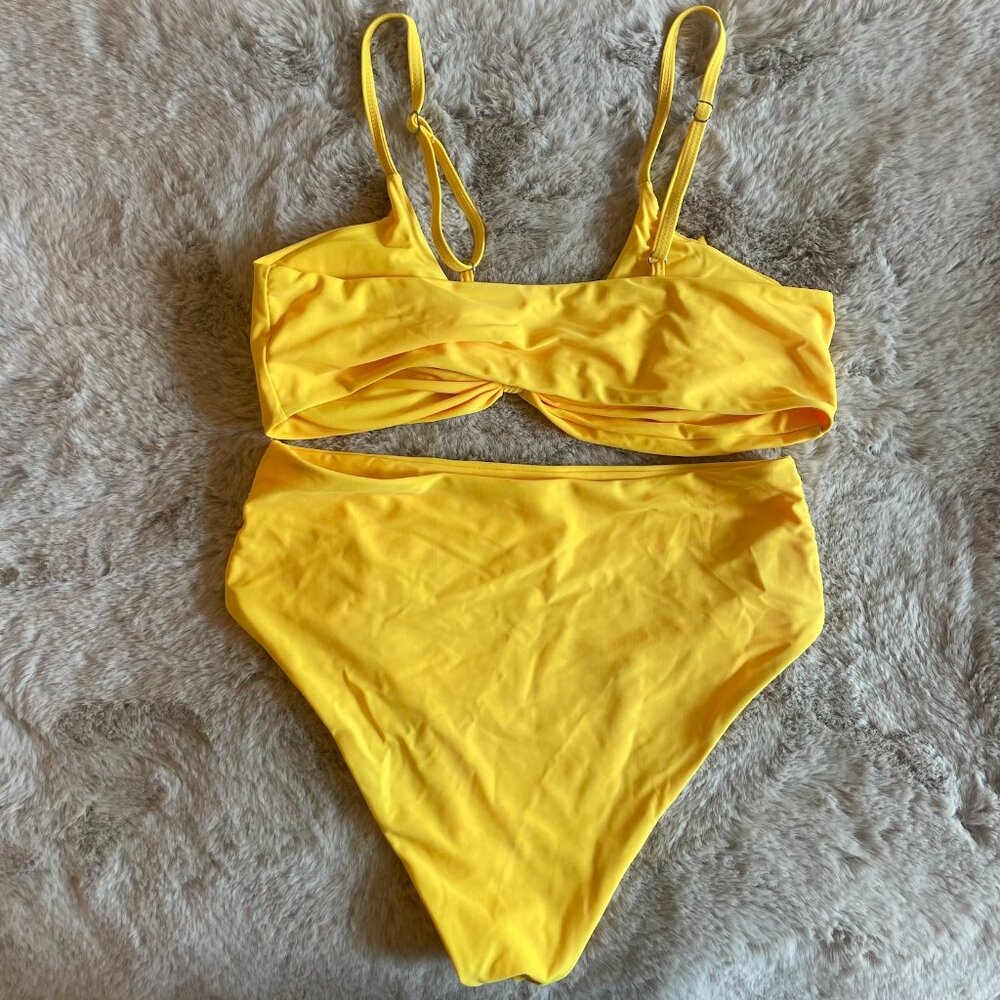 Blooming Jelly Yellow Twist Front Bikini Set – Size Large - Picture 4 of 6